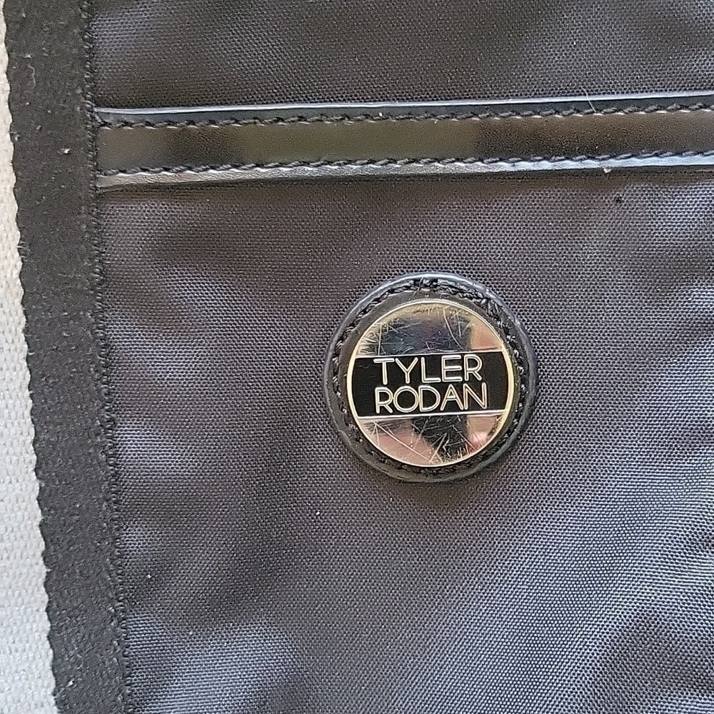 Tyler Roden Shoulder Bag. Sporty Strap. View 2